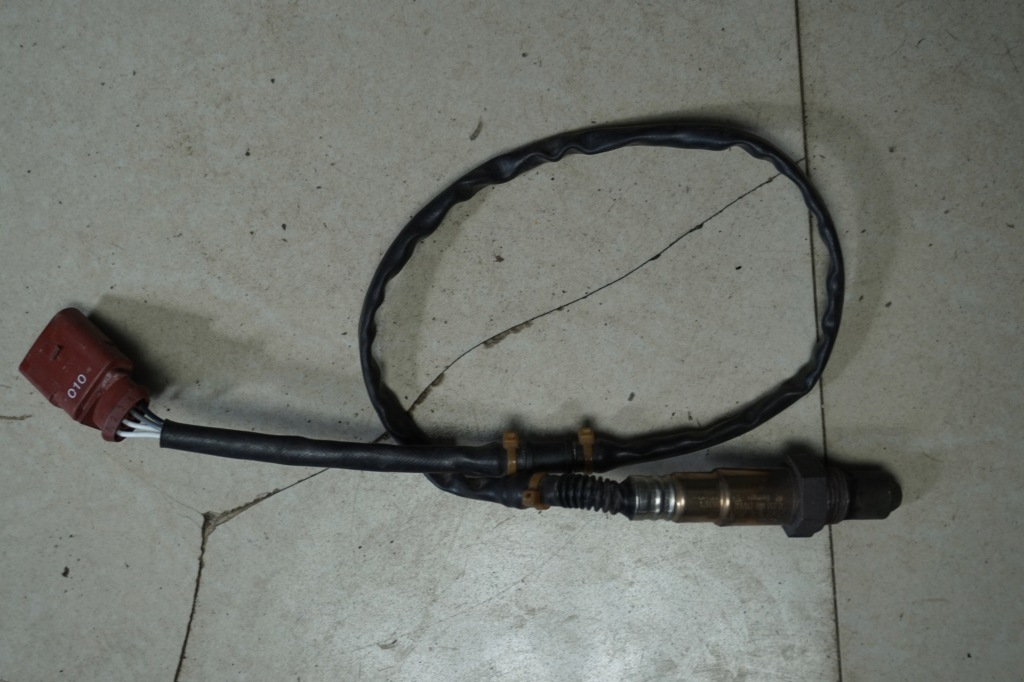 фото №1, Audi vw 022906262af датчик лямбда-зонд