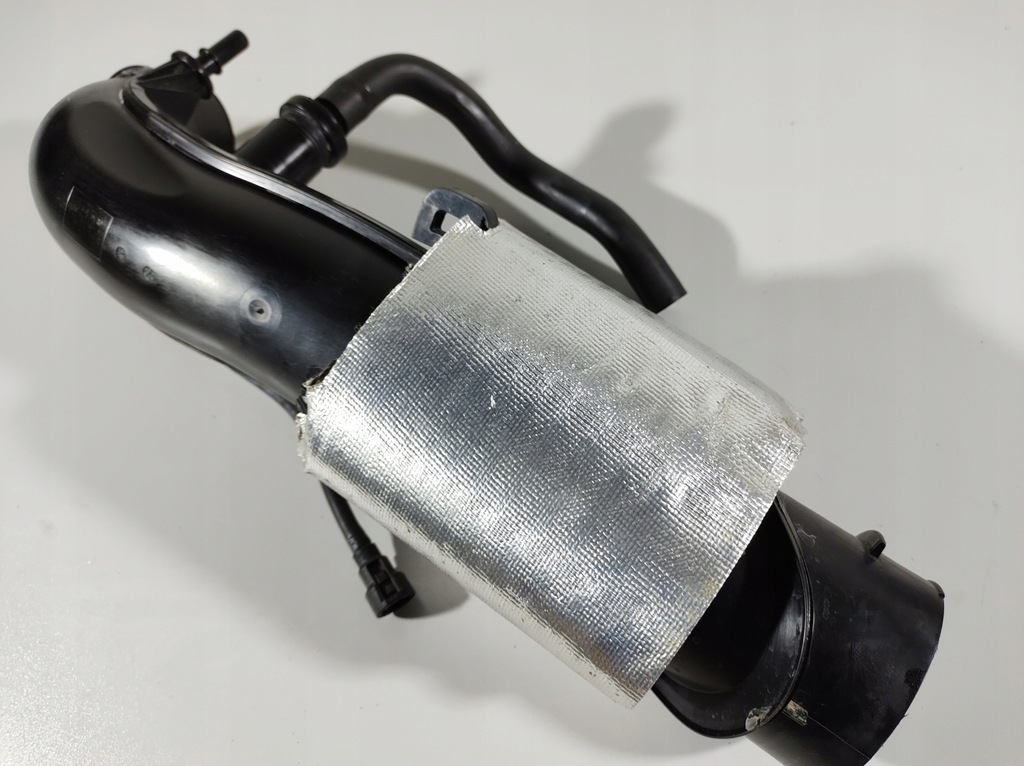 фото №12, Volvo v40 12r- труба шланг повітря 31370975