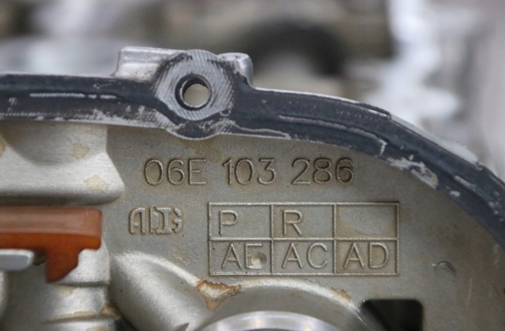 фото №15, Audi a8 d4 3,0 tfsi crec головка права 06e103404aa