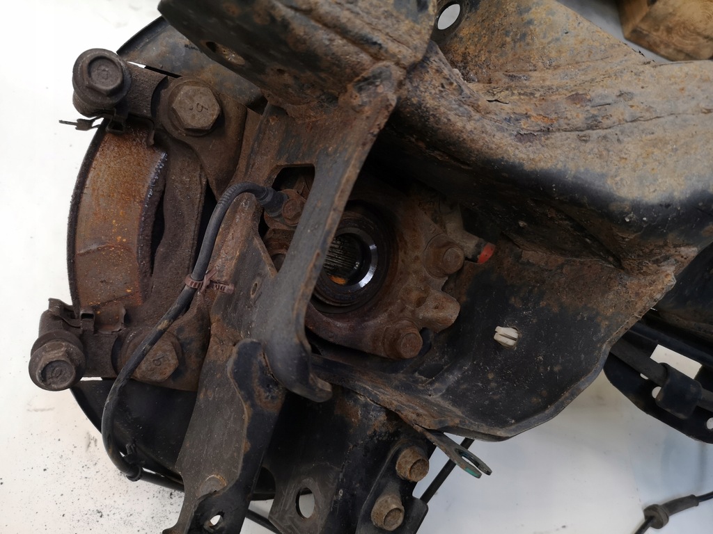 фото №8, Поворотный кулак правый задняя renault koleos 2.0 dci