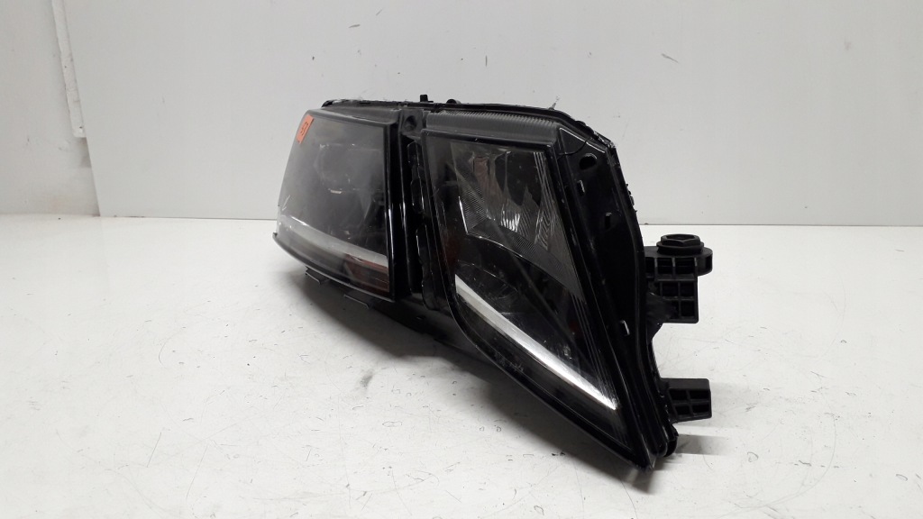 Octavia 3 3 рестайлинг  16- фара правая перед full led Оригинал