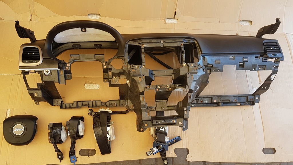 фото №1, Jeep grand cherokee wk2 панель приладів панель приладів подушки безпеки