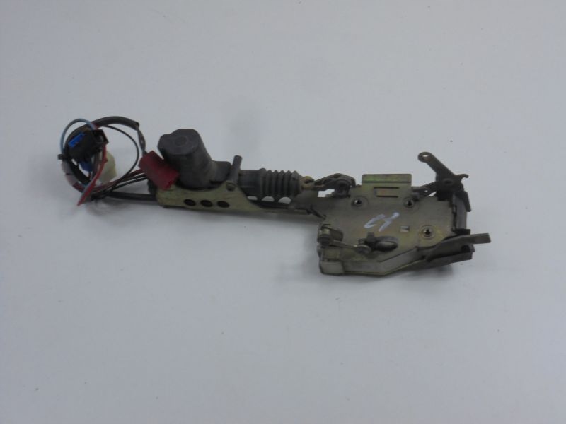 фото №2, Alfa romeo 75 замок дверь перед левый sedan 4d