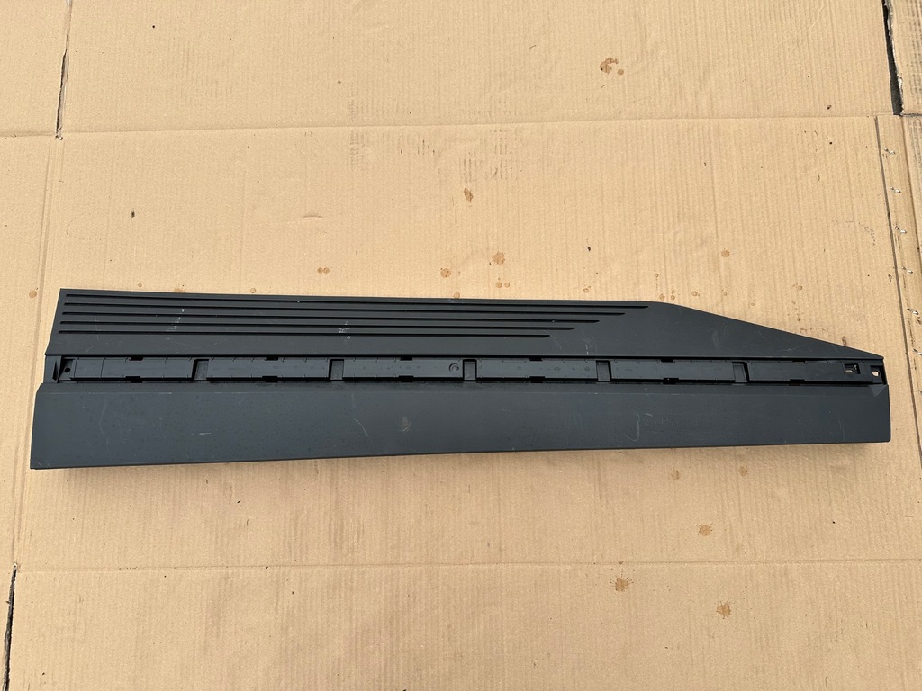 фото №1, Hyundai ioniq v молдинг дверь передних правых