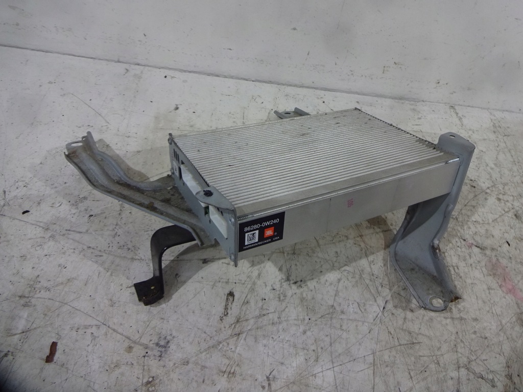 фото №1, Усилитель jbl toyota prius ii 03-08