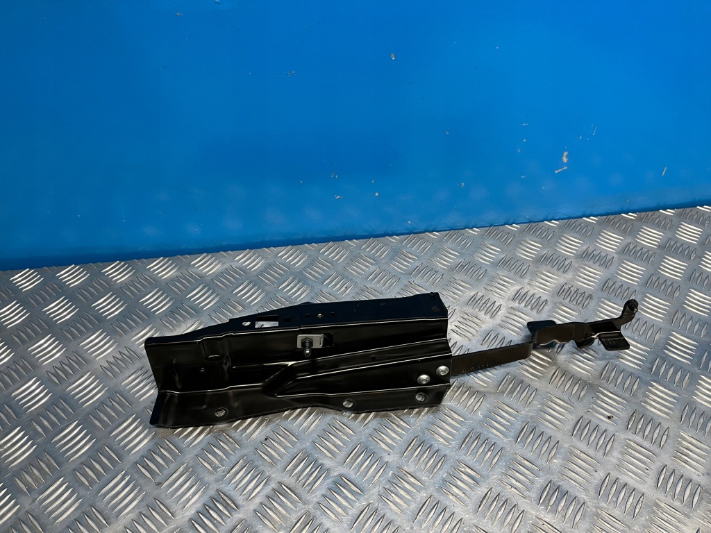 фото №1, Mercedes w211 kombi кронштейн кронштейн багажника