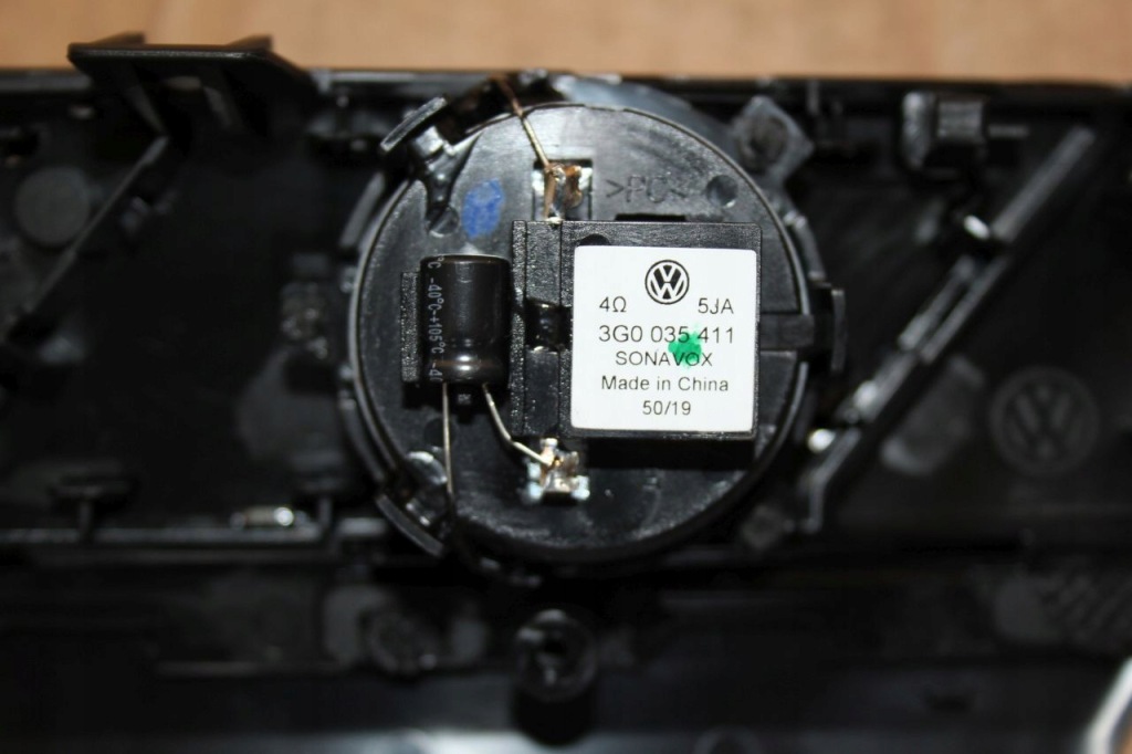 фото №7, Молдинг sonavox дверь перед правое vw passat b8