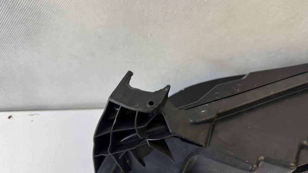 Фара правий передня renault megane e-tech ev чорний  edition 260105086r в Україні