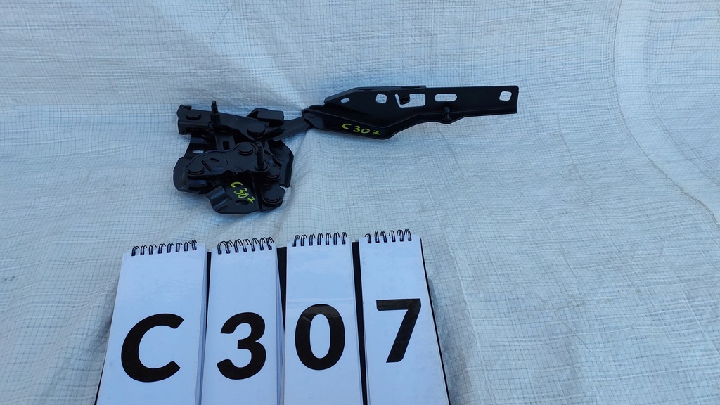 фото №1, Porsche taycan петля лівий капот