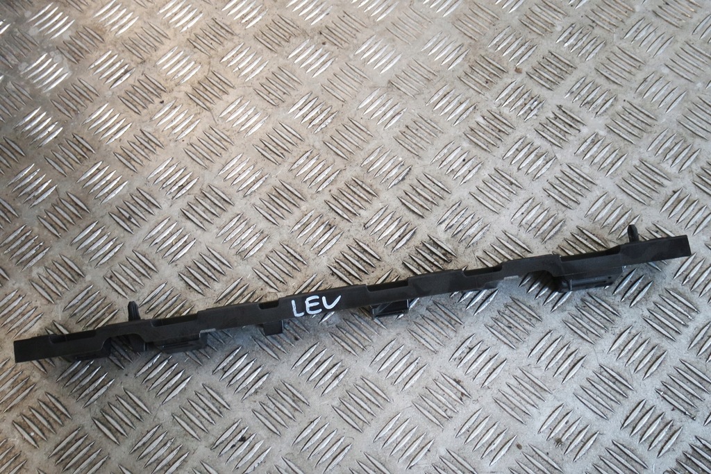 фото №1, Левый направляющая пороговый maserati levante 670032479