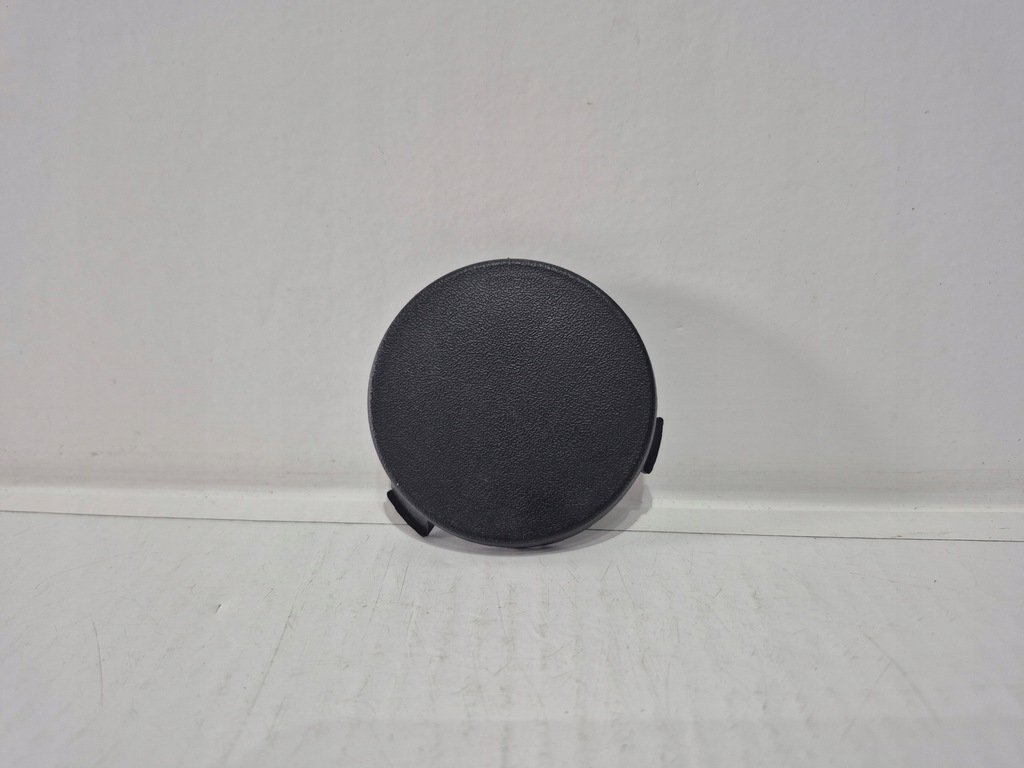 фото №1, Ford focus mk3 11-18 kombi заглушка фаркоп буксировочный задняя оригинальная