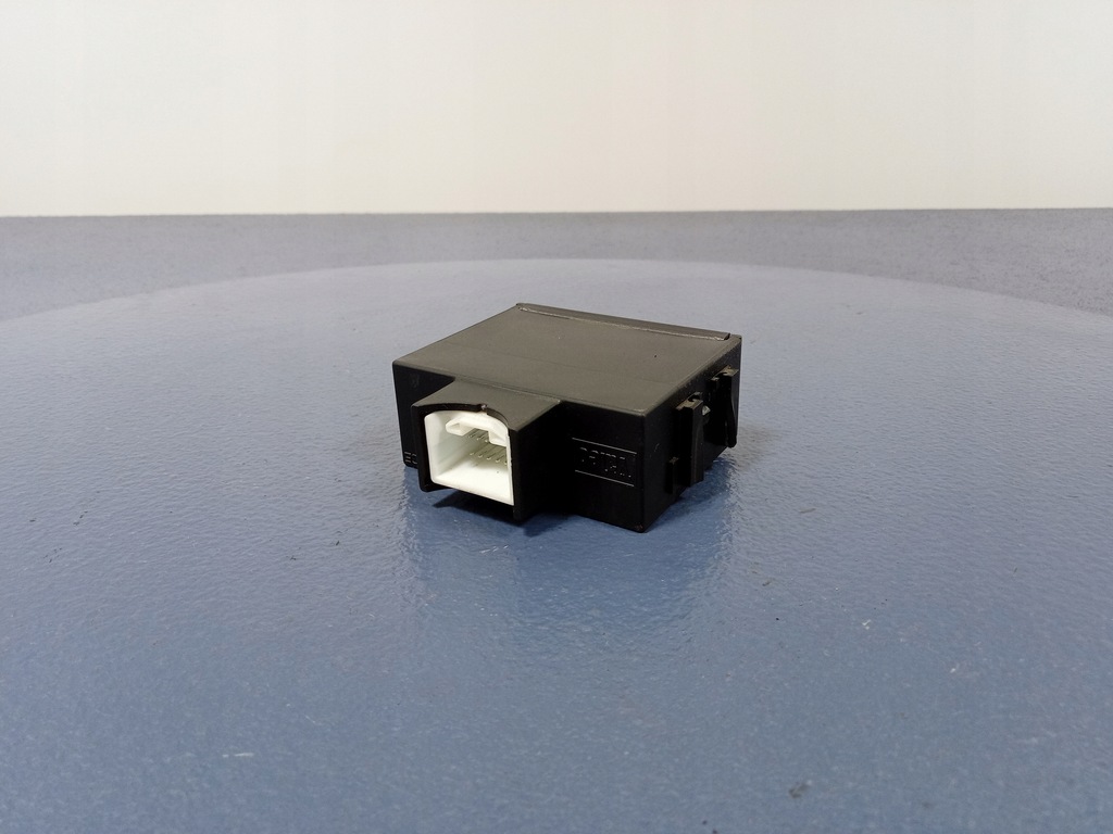 фото №1, Avensis ii t25 модуль иммобилайзер 89780-05040