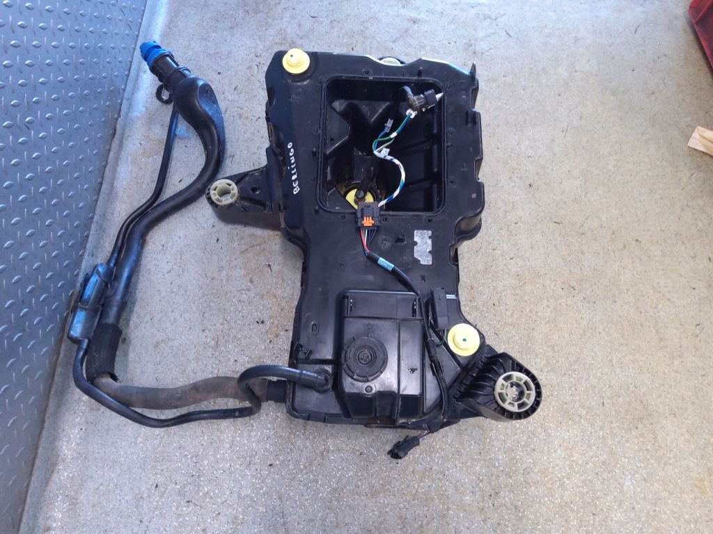 Бак adblue citroen berlingo 9817601880 Оригинал