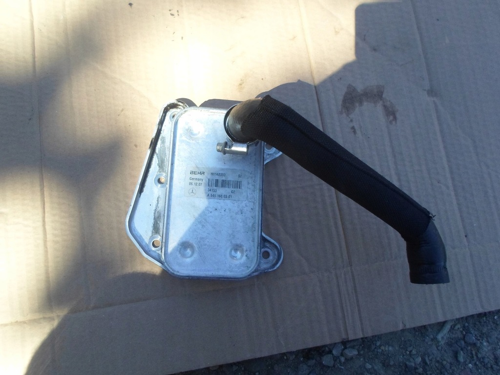 фото №1, Mercedes w204 2.2 радіатор оливи ідеальний стан! оригінал