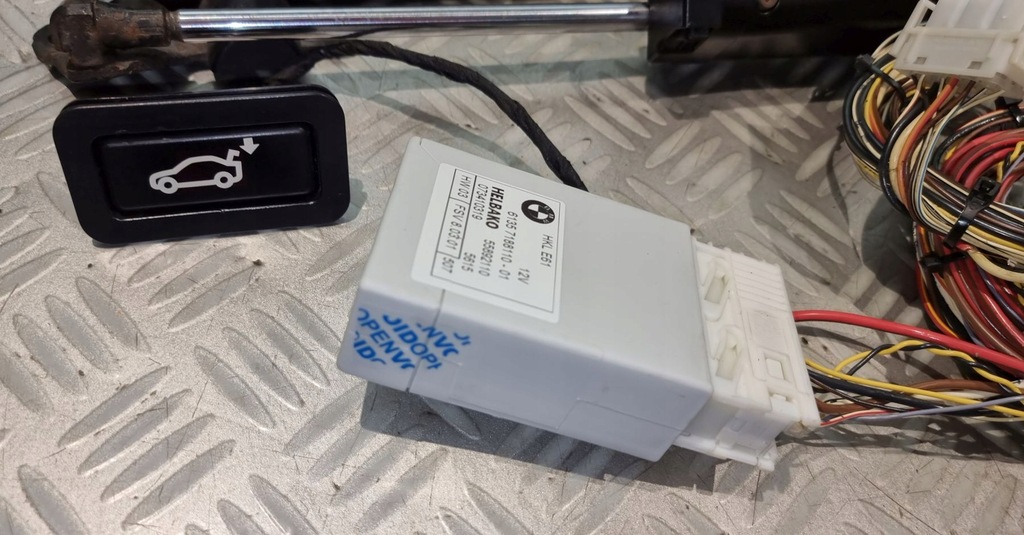 фото №9, Bmw 5 e61 привод электрический крышки багажника насос жгут 7163662 комплект