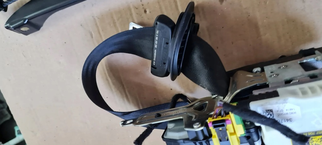 фото №12, S3 8v sedan a3 pas безопасности правый перед натяжитель 8v5857706h