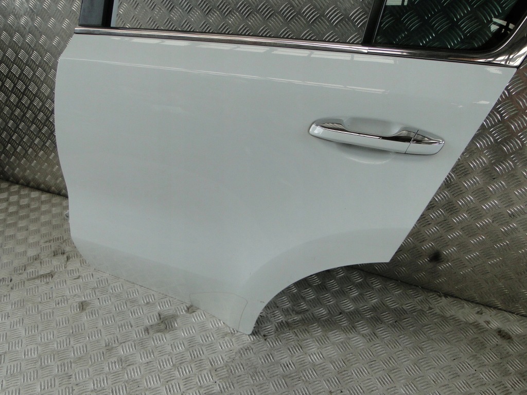 Двері лівий задній kia sportage iv рестайлінг  hw2 Оригінал