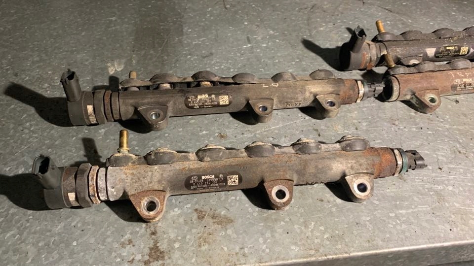 фото №1, Trafic ii vivaro 2,0 молдинг упорскування 0445214207