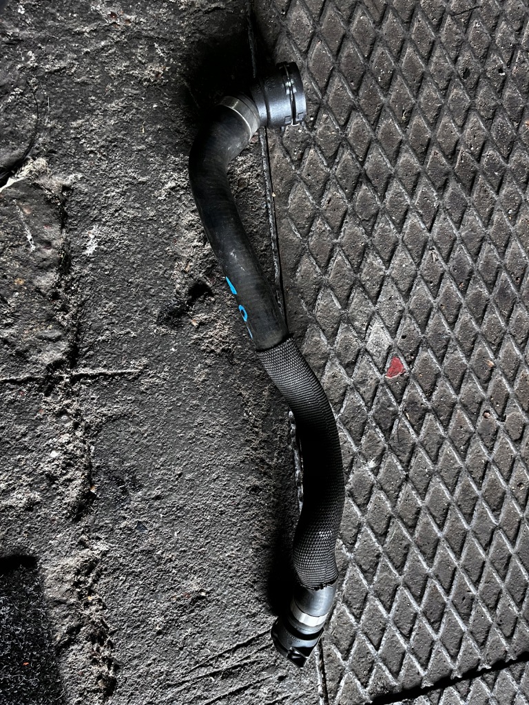 183 bmw x1e84 2.8i патрубок труба шланг води 7612446 Ціна