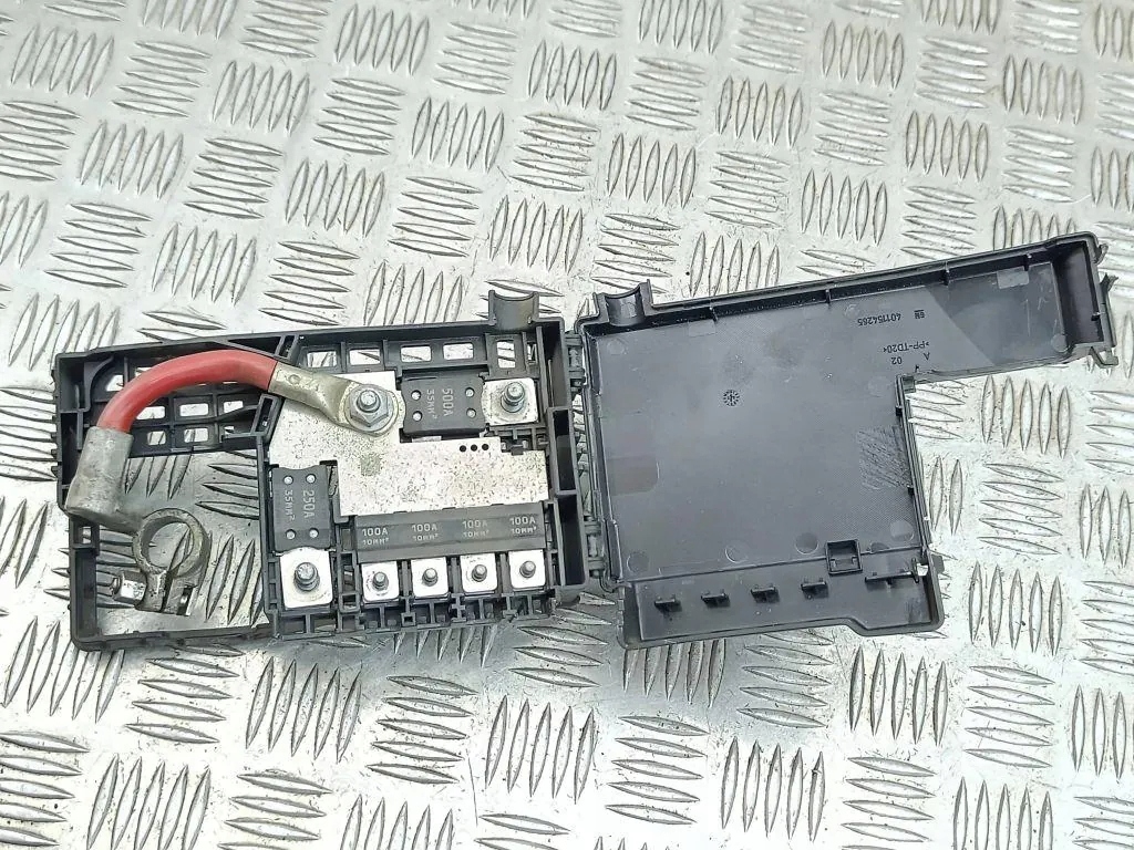 Коробка приладова напруги opel insignia a g09 13285113 1.96l дизель Зі Шроту