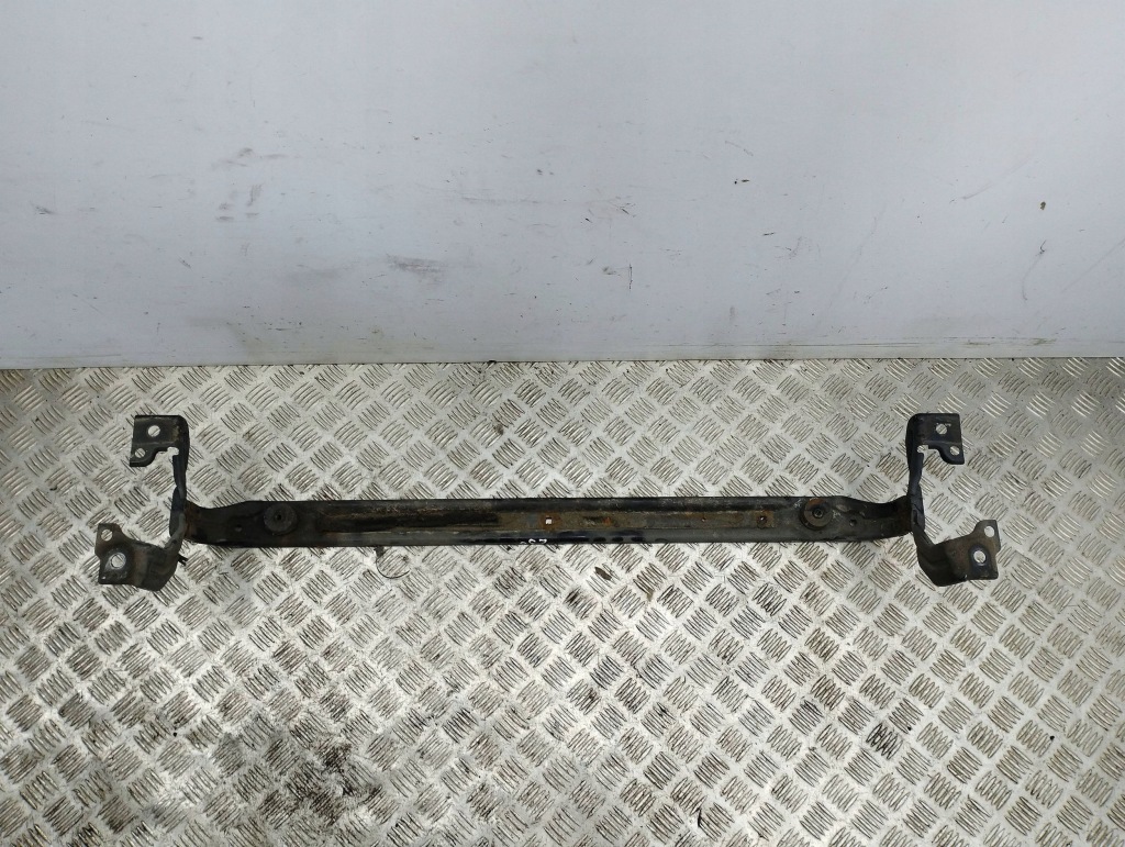 фото №3, Volvo v40 2013 панель кронштейн радиатора / dół