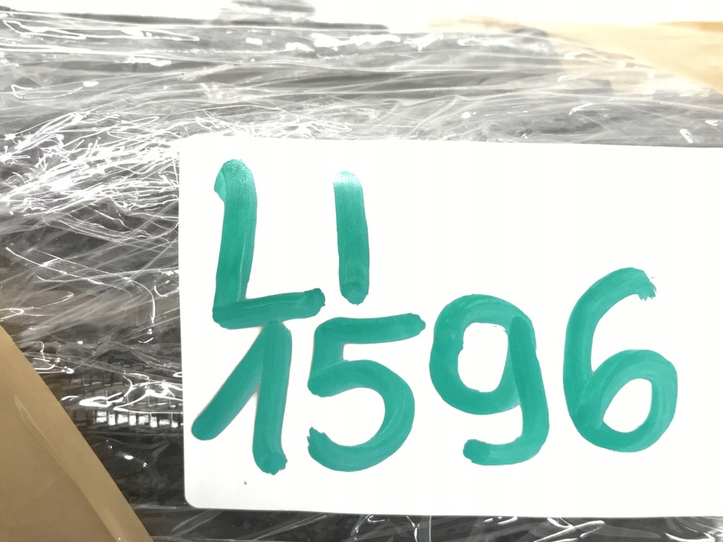 фото №16, Mercedes eqc w293 лампа led средняя nad решётка радиатора
