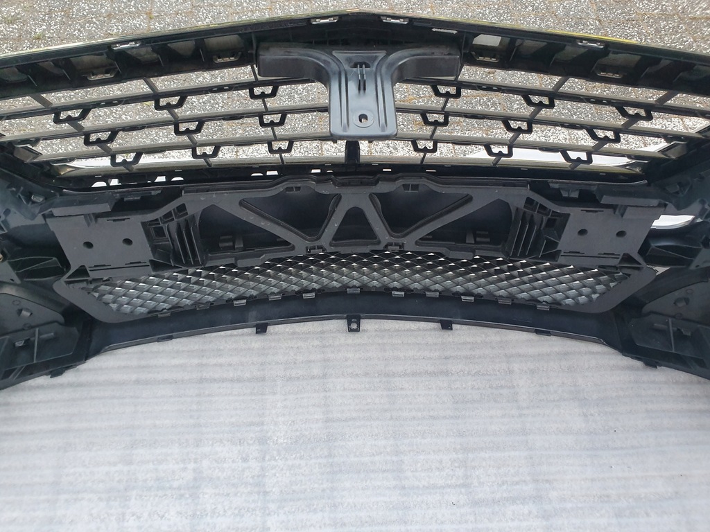 фото №6, Mercedes e-klasa w212 лак 197 бампер передний решётка радиатора led решётка kpl