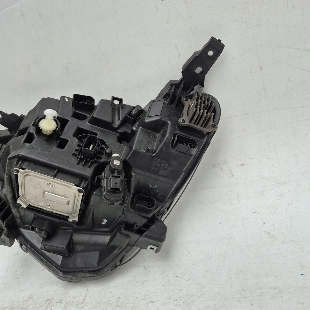 фото №11, Renault arkana 19- лампа правая перед передняя full led 260107780r