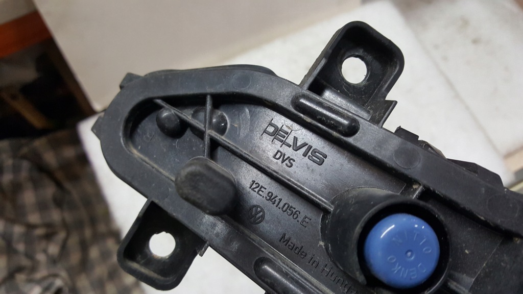 Правый противотуманная фара led- drl-- vw e-up! рестайлинг  12e941056e демонтаж в Украине