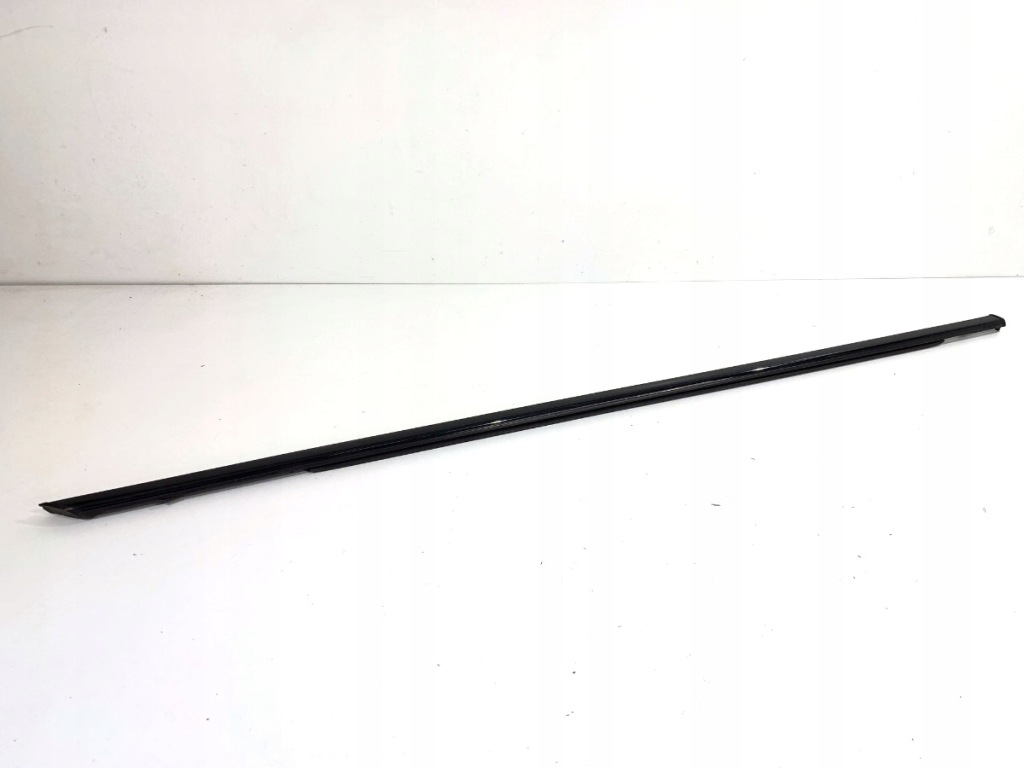 Купити Молдинг ущільнювач перед правий citroen ds5