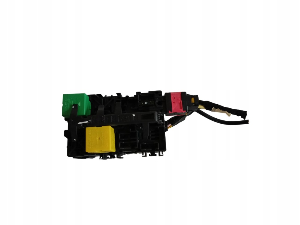 Купити Коробка запобіжників 9666232680 peugeot 208 1.2