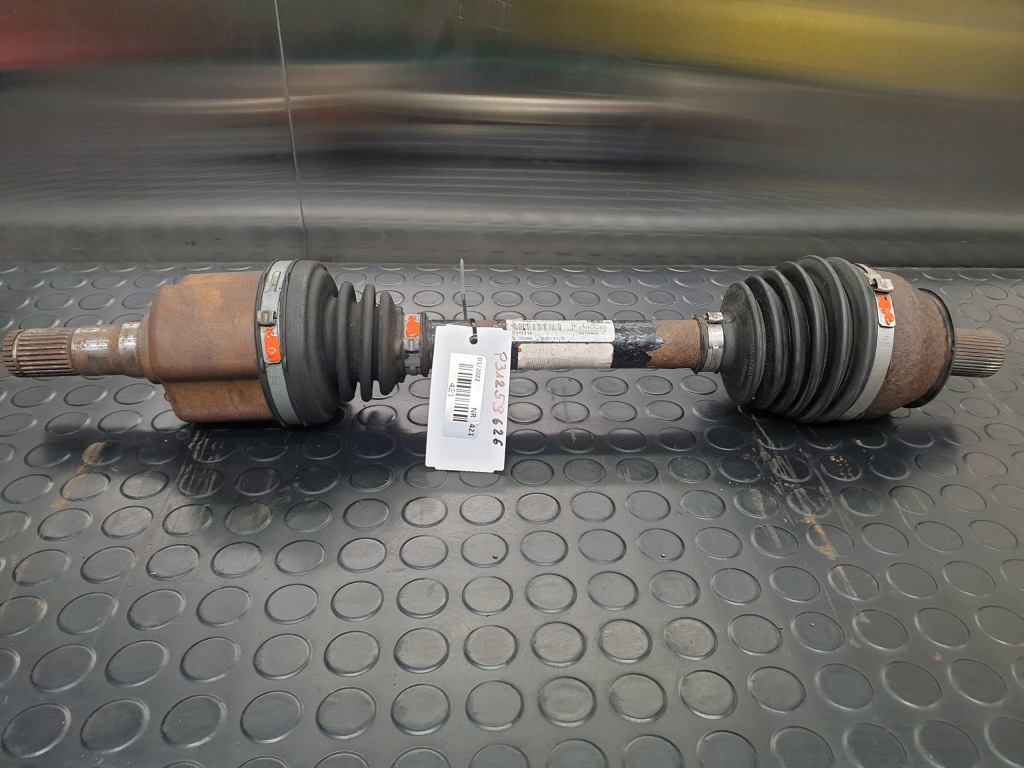 Купити Volvo s60 v60 v70 привідний вал ліва p31259626