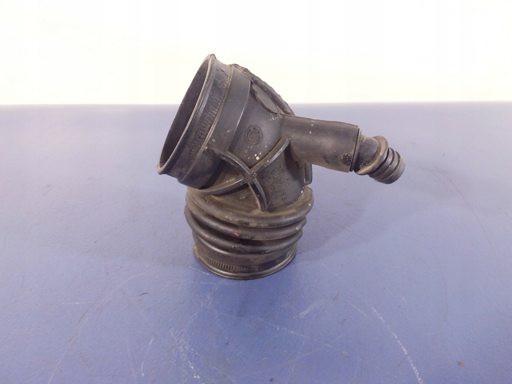 Купити Bmw 3 e46 1.9 b шланг витратомір 1437355