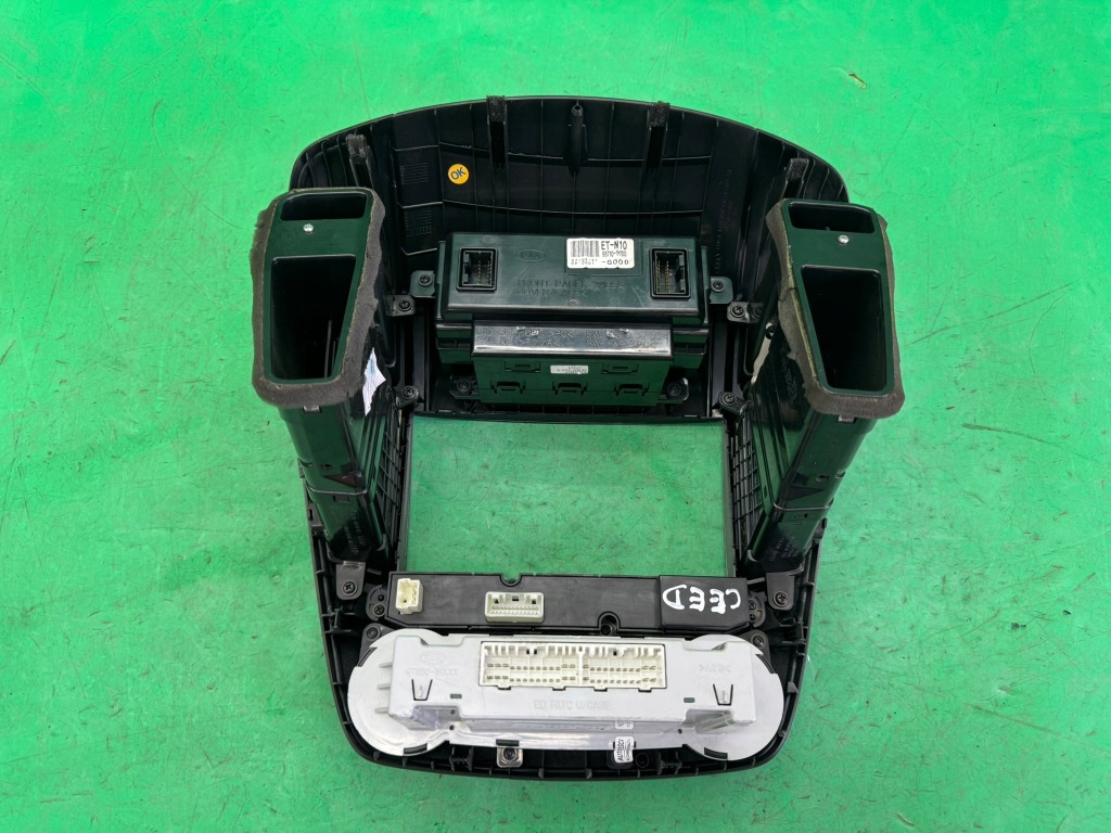 фото №7, Рамка консоли радио дисплей панель обдув ac kia ceed i 1 06-09 europa