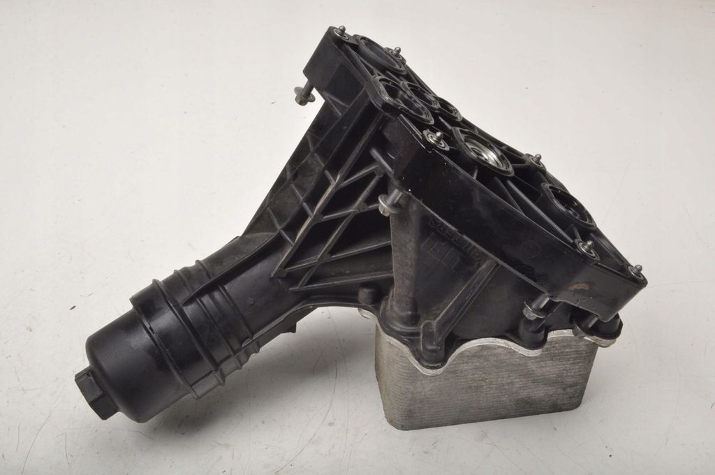 фото №6, Bmw f20 f30 g30 3.0 основание корпус фильтра масла радиатор 8583895