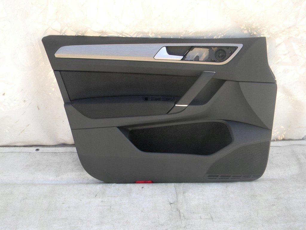 фото №1, Ap обшивка дверь левый перед 517867011d vw golf vii sportsvan 2014-2020