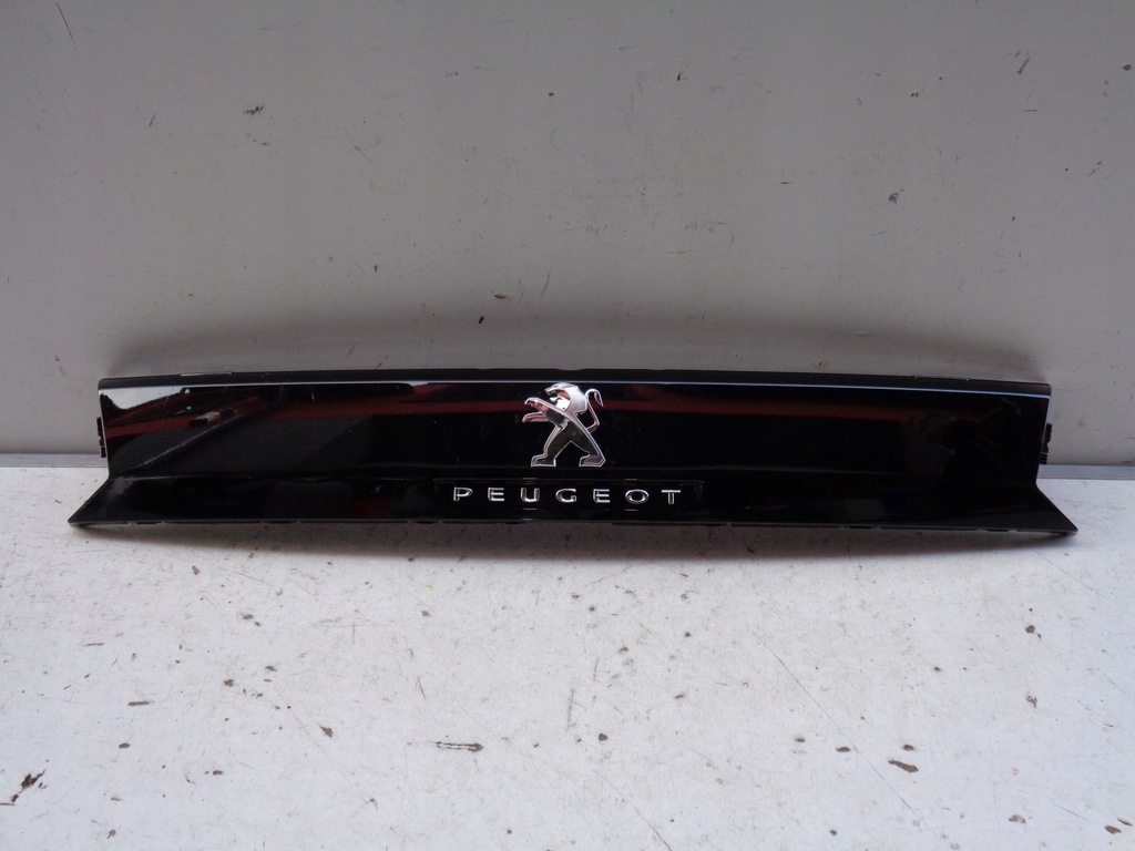фото №1, Накладка молдинг кришки peugeot 5008 ii 16-