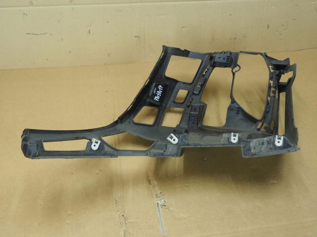 Bmw 1 f40 левый направляющая кронштейн бампера перед 7459709 Цена