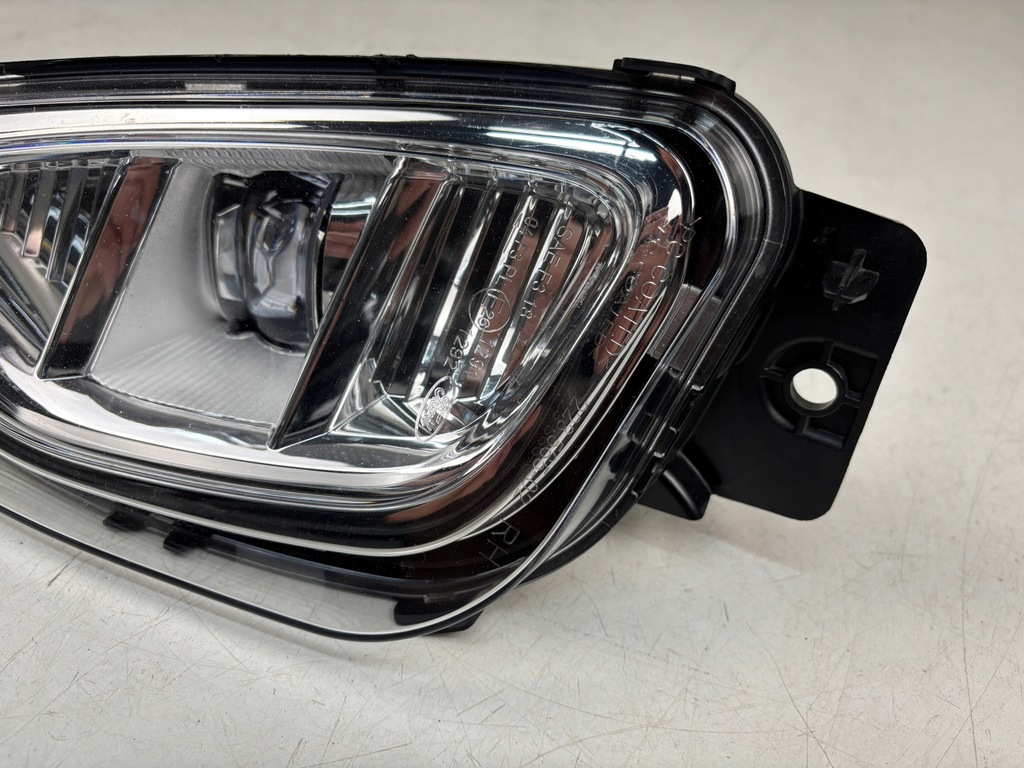 фото №4, Противотуманная фара led правый ford kuga mk3 escape iv lj6b-15a254-bb