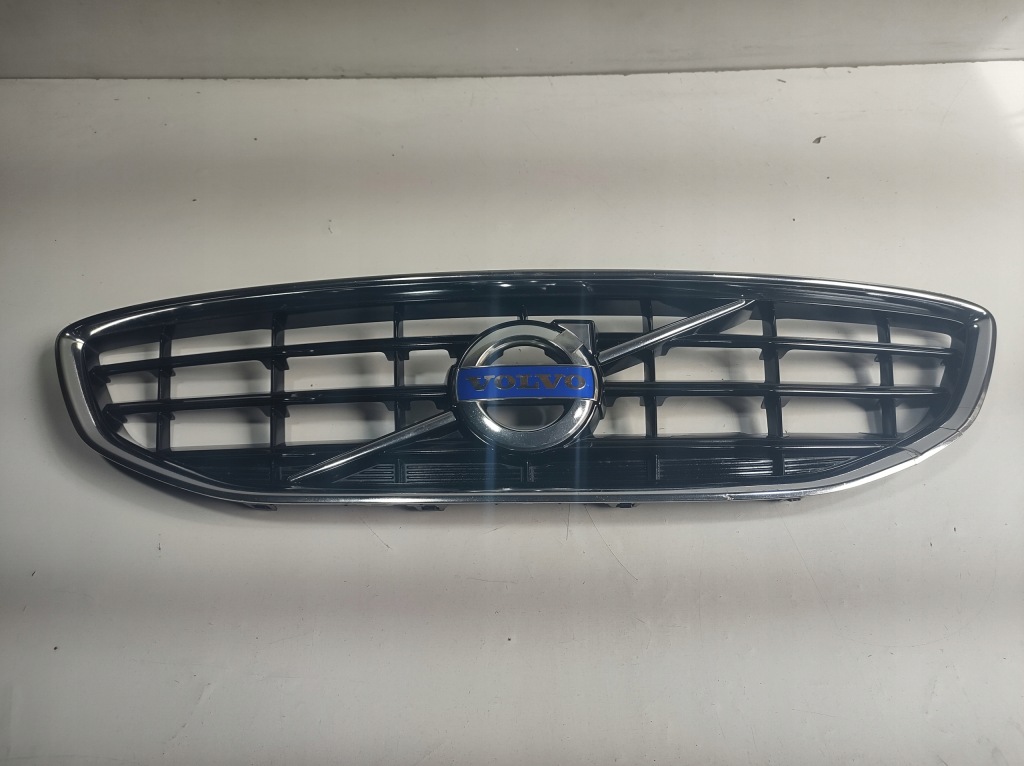 фото №1, Volvo v40 15r - решітка радіатора решітка радіатора бампера 31353120