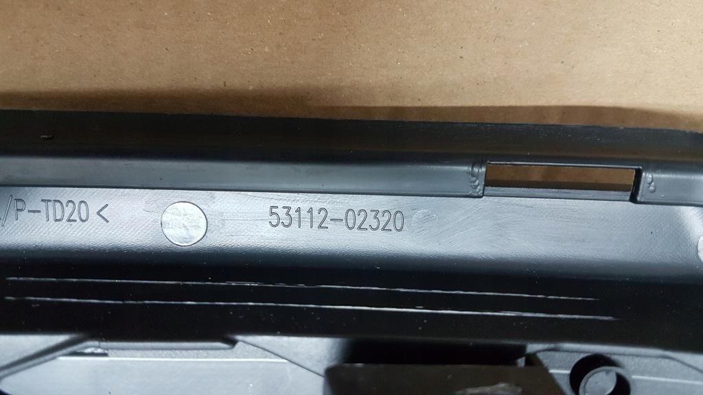 Решётка бампера перед toyota auris 1 09-13 новая!!! Цена