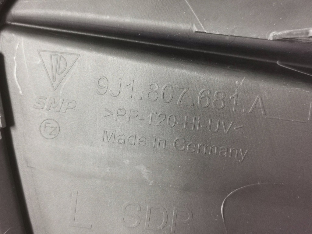 фото №13, Решётка бампера передний porsche taycan gts левая 776.