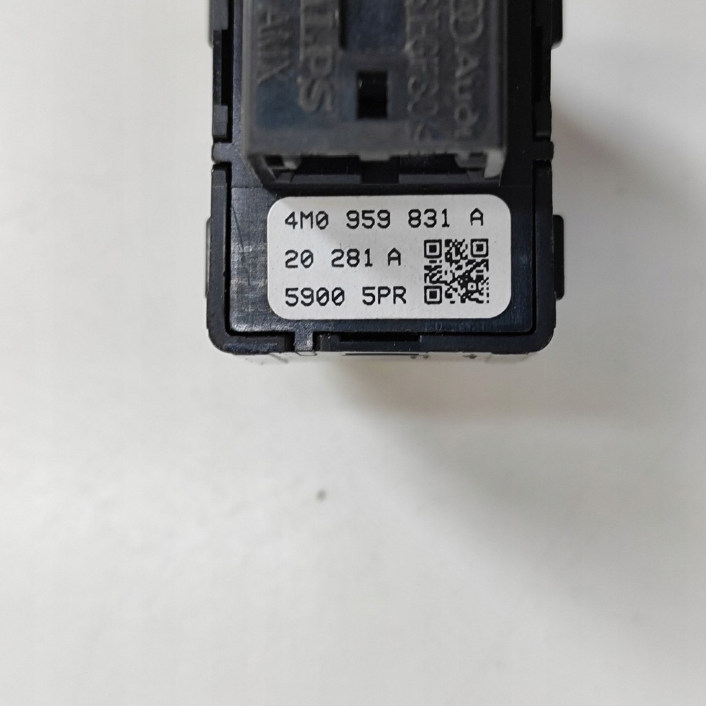 фото №7, Audi q5 sq5 2021 кнопка открывания крышки багажника