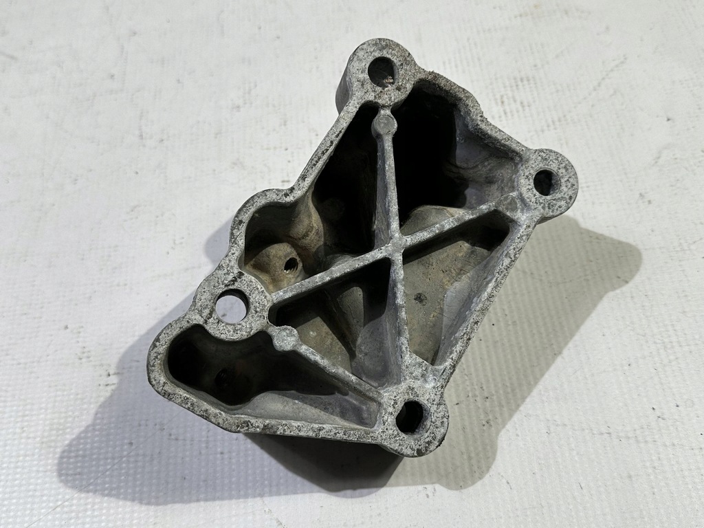 фото №8, Кронштейн кронштейн двигуна праве dodge charger challenger 300c 5.7 2005 - 2010