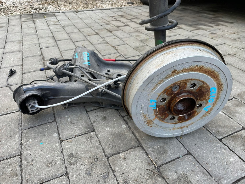 фото №2, Renault clio v ступица левый задняя барабан