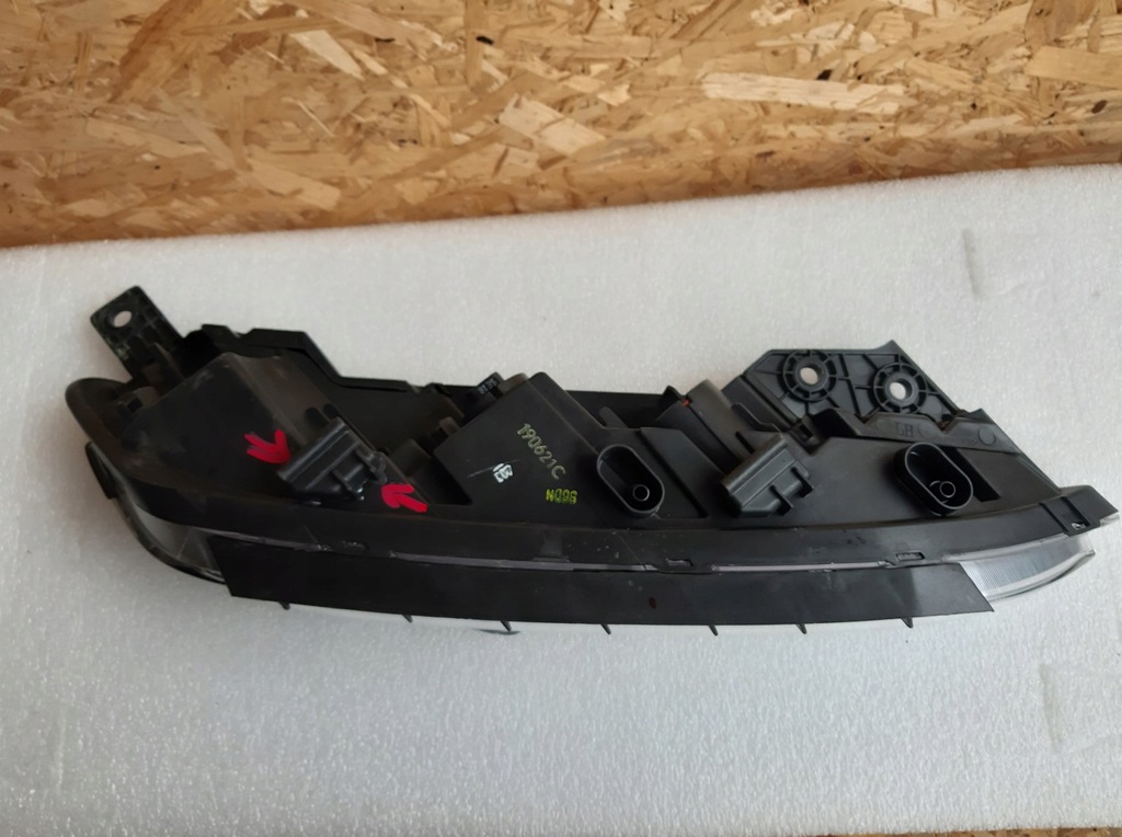 фото №4, Hyundai kona поворотник led лампа левая 5pin