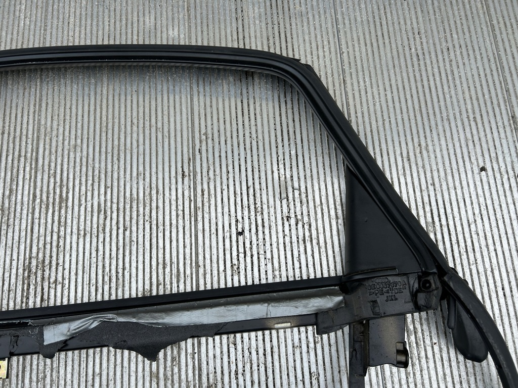 фото №8, Рамка прокладка стекло правый задняя audi a4 b6 sedan