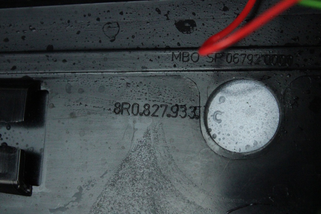 Оригінальна спойлер спойлер кришки audi q5 8r рестайлінг  8r0827933c ly9c 18km Ціна