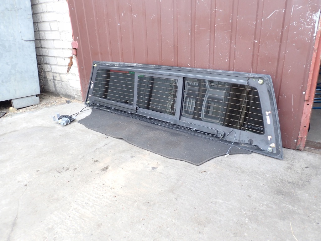 Скло задня przesuwana підігрів gmc sierra at4 silverado 2019- в Україні