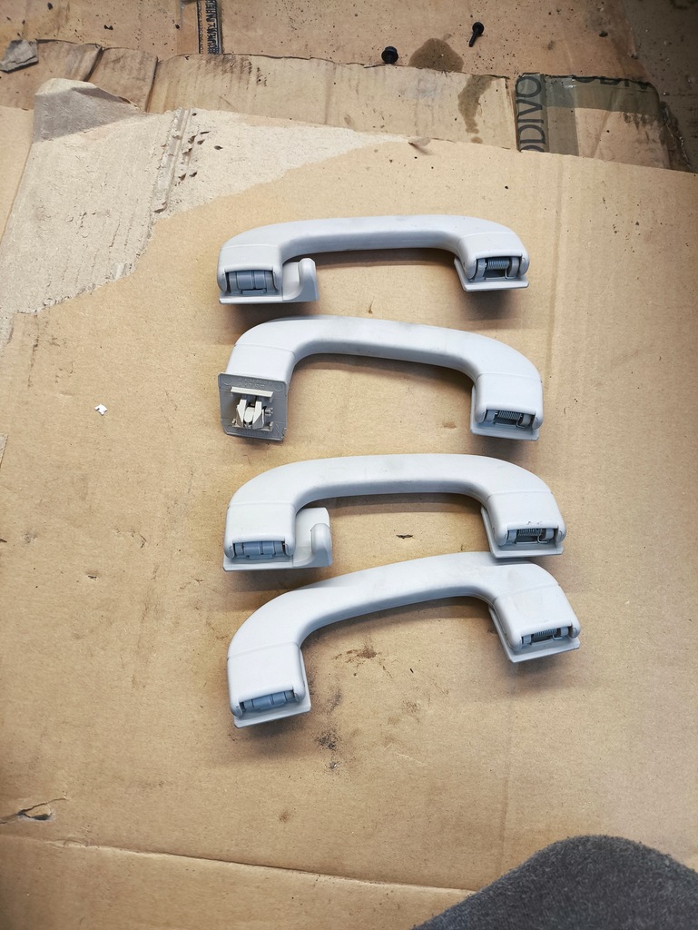 фото №1, Mercedes w169 ручки потолочный комплект mercedes w169 ?